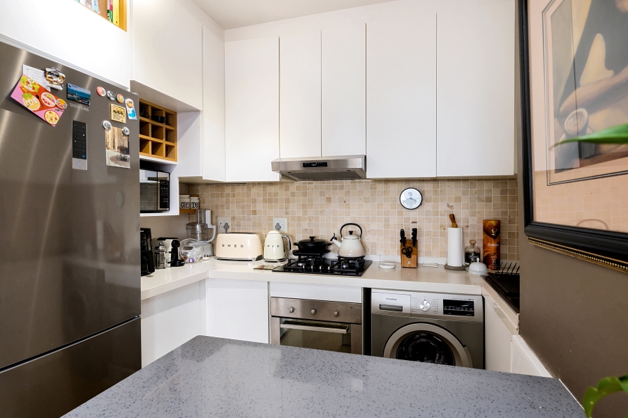 To Let 1 Bedroom Property for Rent in Green Point Western Cape